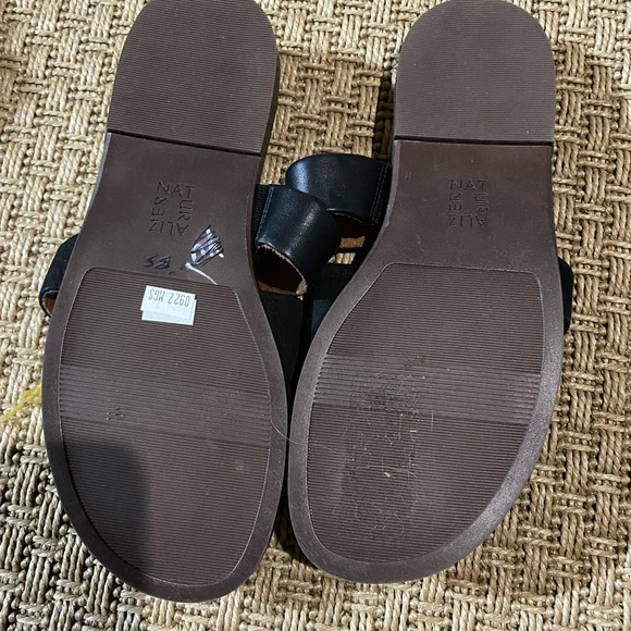 Naturalizer Sandals - Picture 3 of 4